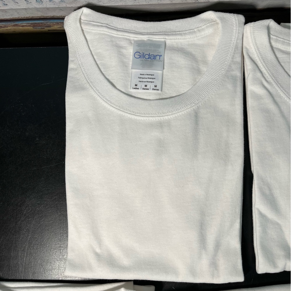 Lot of 5 New Gildan Women’s White Short Sleeve Plain Tees T shirt Ultra Cotton - Picture 3 of 4